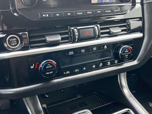 Certified 2024 Nissan Pathfinder SL image 15