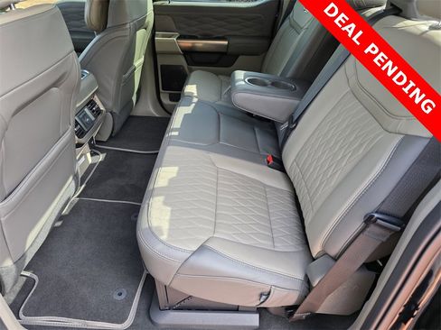 Used 2025 Ford F350 Platinum w/ Platinum Plus Package image 15