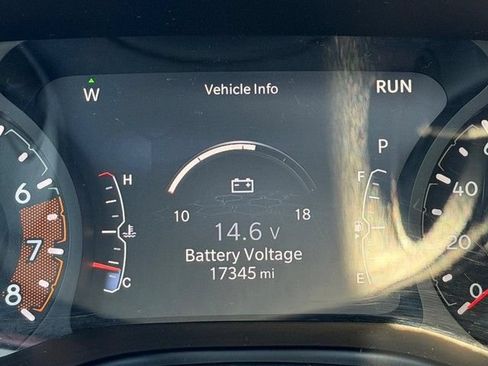Used 2023 Jeep Compass Latitude w/ Sun and Sound Group AWD/4WD image 19