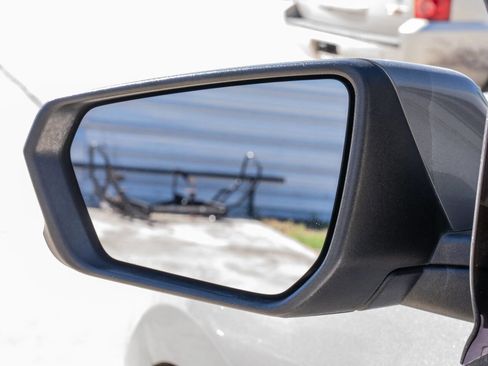 Used 2019 Chevrolet Equinox LT image 37