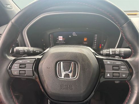 Used 2025 Honda Pilot Black Edition image 13