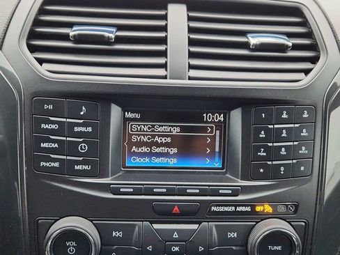 Used 2019 Ford Explorer XLT w/ Class II Trailer Tow Package FWD image 41