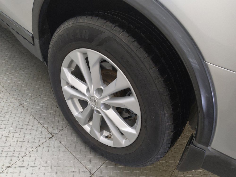 Used 2015 Nissan Rogue SV FWD image 31