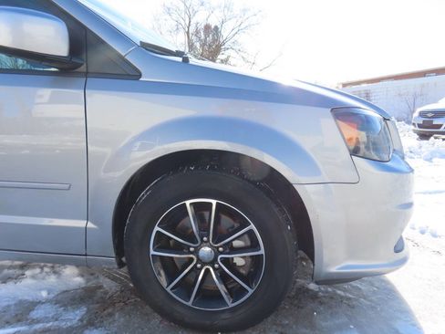 Used 2015 Dodge Grand Caravan SE image 20