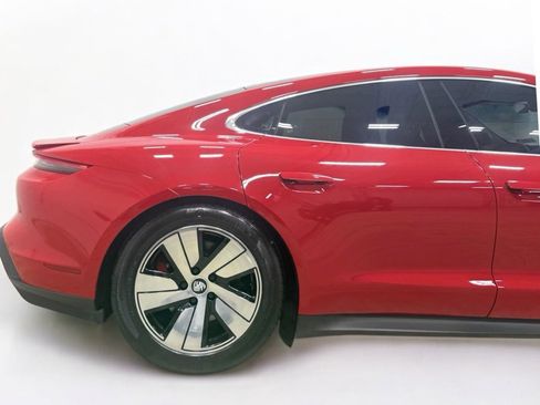 Used 2022 Porsche Taycan 4S image 9