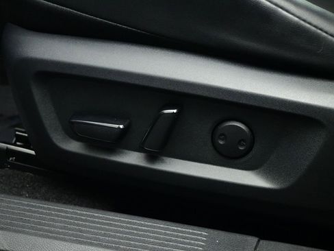 Used 2023 Nissan Rogue SV w/ SV Premium B Package image 17