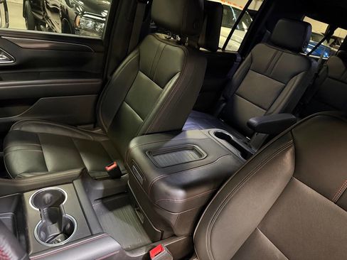 Used 2021 Chevrolet Suburban RST w/ Luxury Package AWD/4WD image 38
