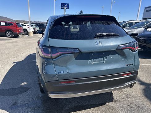 Used 2025 Honda HR-V Sport image 9