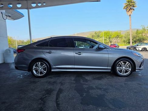 Used 2019 Hyundai Sonata Limited w/ Ultimate Package 04 FWD image 8