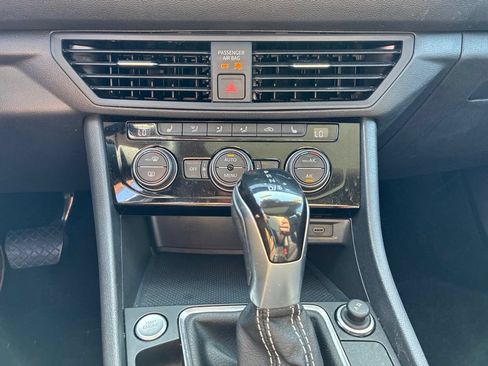 Used 2022 Volkswagen Jetta SE FWD image 20