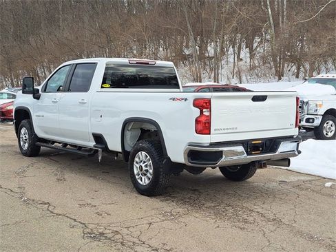 Used 2022 Chevrolet Silverado 2500 LT image 3