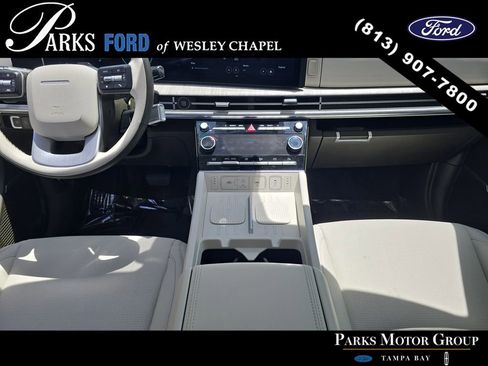 Used 2025 Hyundai Santa Fe Calligraphy AWD/4WD image 13