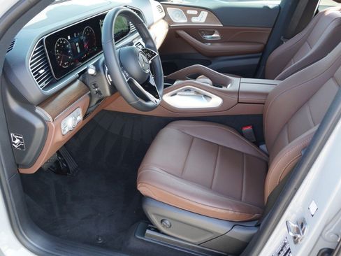 Used 2025 Mercedes-Benz GLE 450 4MATIC image 13