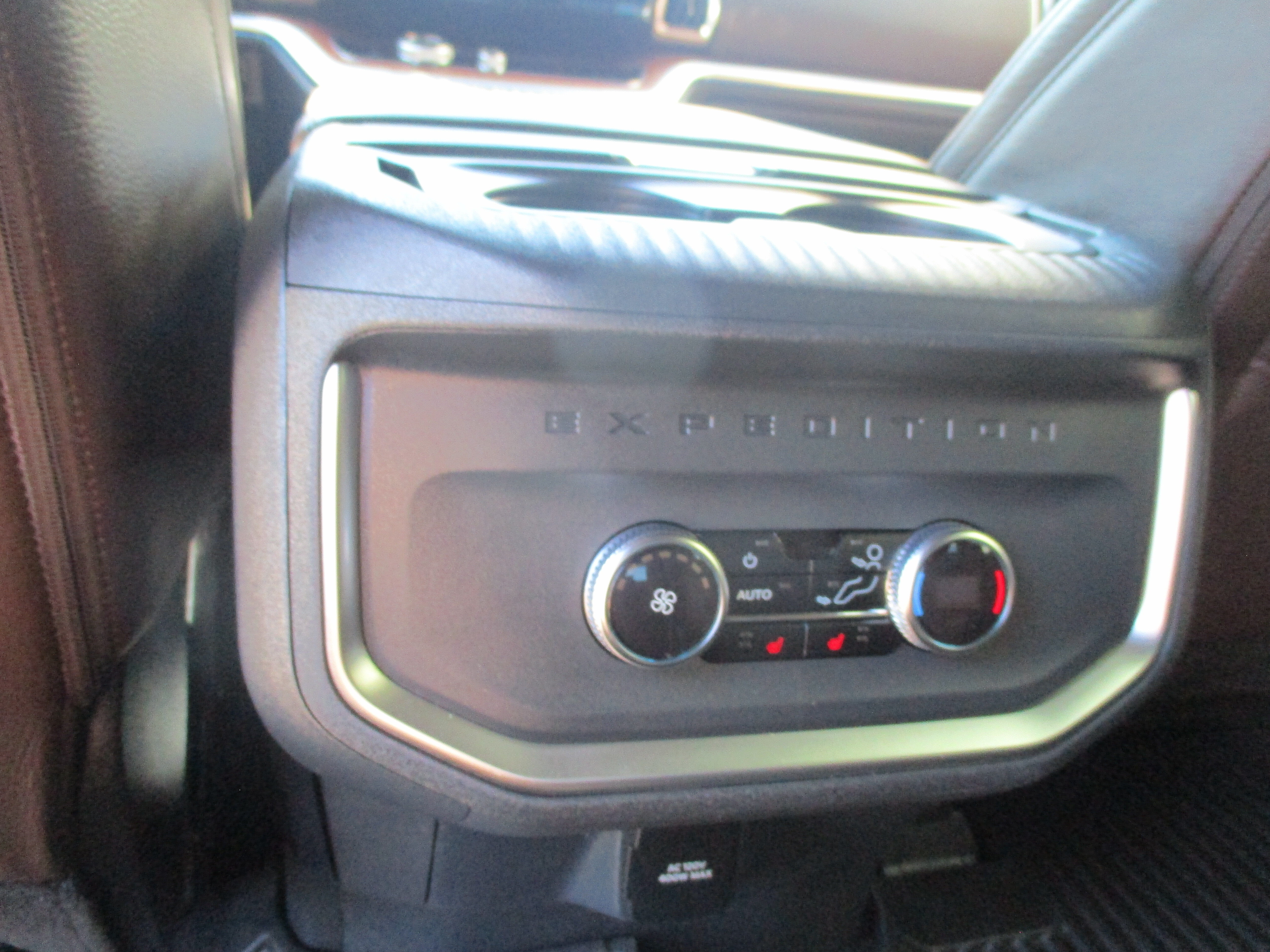 Used 2025 Ford Expedition King Ranch AWD/4WD image 6