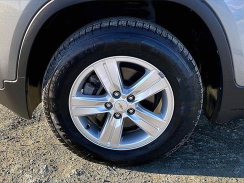 Used 2019 Chevrolet Trax LT w/ LT Convenience Package image 8