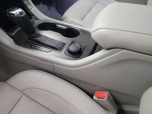 Used 2019 GMC Acadia SLT FWD image 26