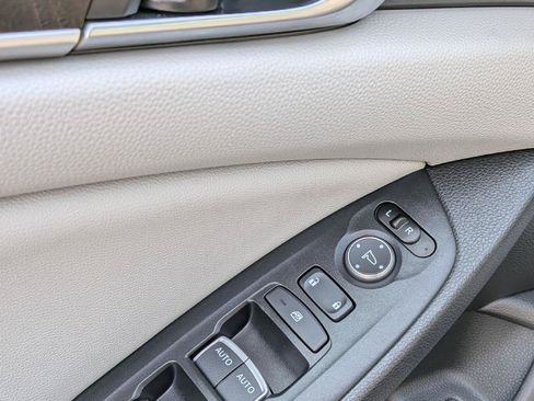 Used 2019 Honda Accord EX image 15