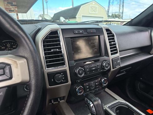 Used 2015 Ford F150 Lariat image 20