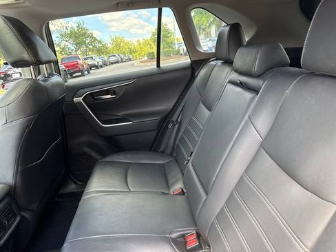 Used 2019 Toyota RAV4 Limited FWD image 11
