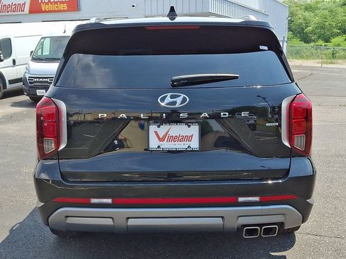 Used 2024 Hyundai Palisade Limited AWD/4WD image 5
