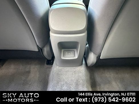Used 2024 Hyundai Elantra SEL FWD image 16