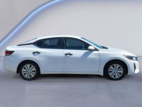 Used 2024 Nissan Sentra S FWD image 2