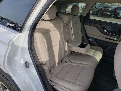 Used 2022 Lincoln Corsair AWD w/ Equipment Group 101A image 18