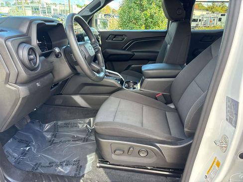 Used 2023 Chevrolet Colorado Trail Boss w/ Technology Package image 14