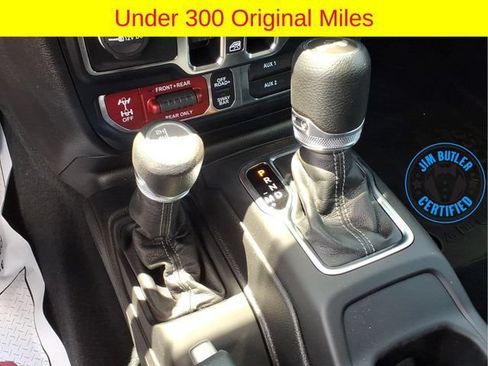 Used 2024 Jeep Wrangler Unlimited Rubicon w/ Convenience Group AWD/4WD image 9