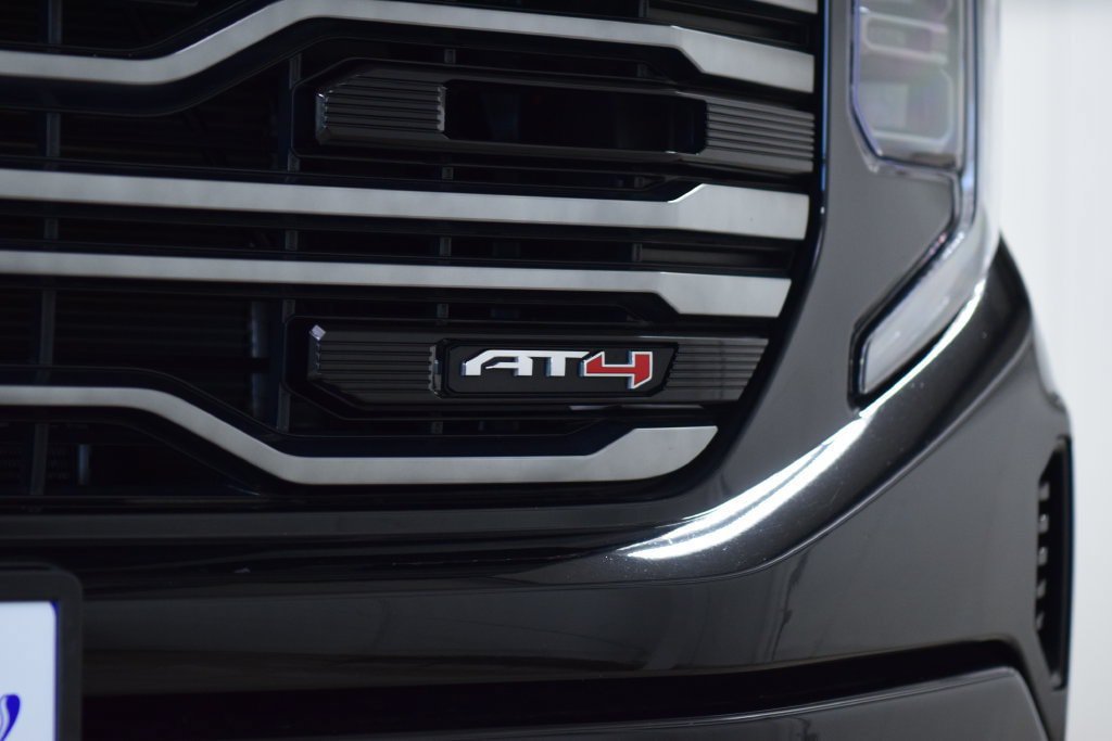 Used 2025 GMC Sierra 1500 AT4 w/ AT4 Premium Package AWD/4WD image 13