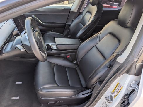 Used 2021 Tesla Model 3 Standard Range Plus RWD image 2