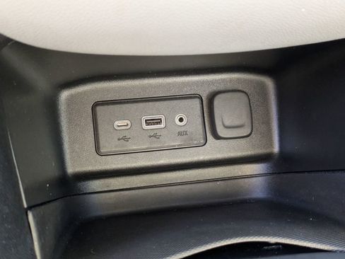 Used 2022 Chevrolet Equinox LS image 25