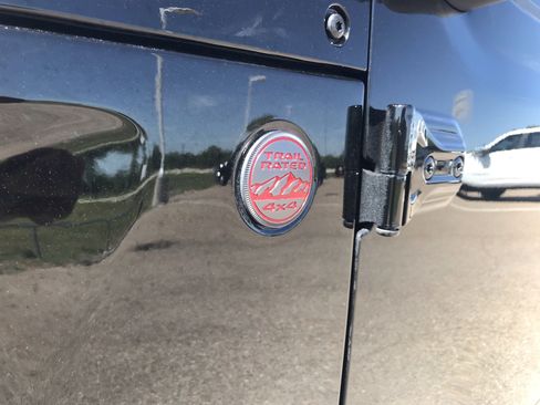 Used 2025 Jeep Gladiator Rubicon AWD/4WD image 4