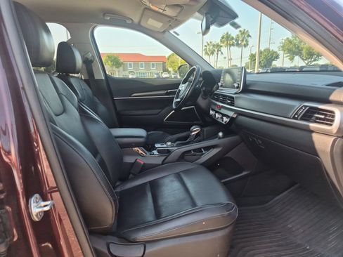Used 2020 Kia Telluride LX FWD image 19