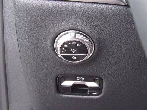 New 2026 Mercedes-Benz GLC 300 4MATIC image 34