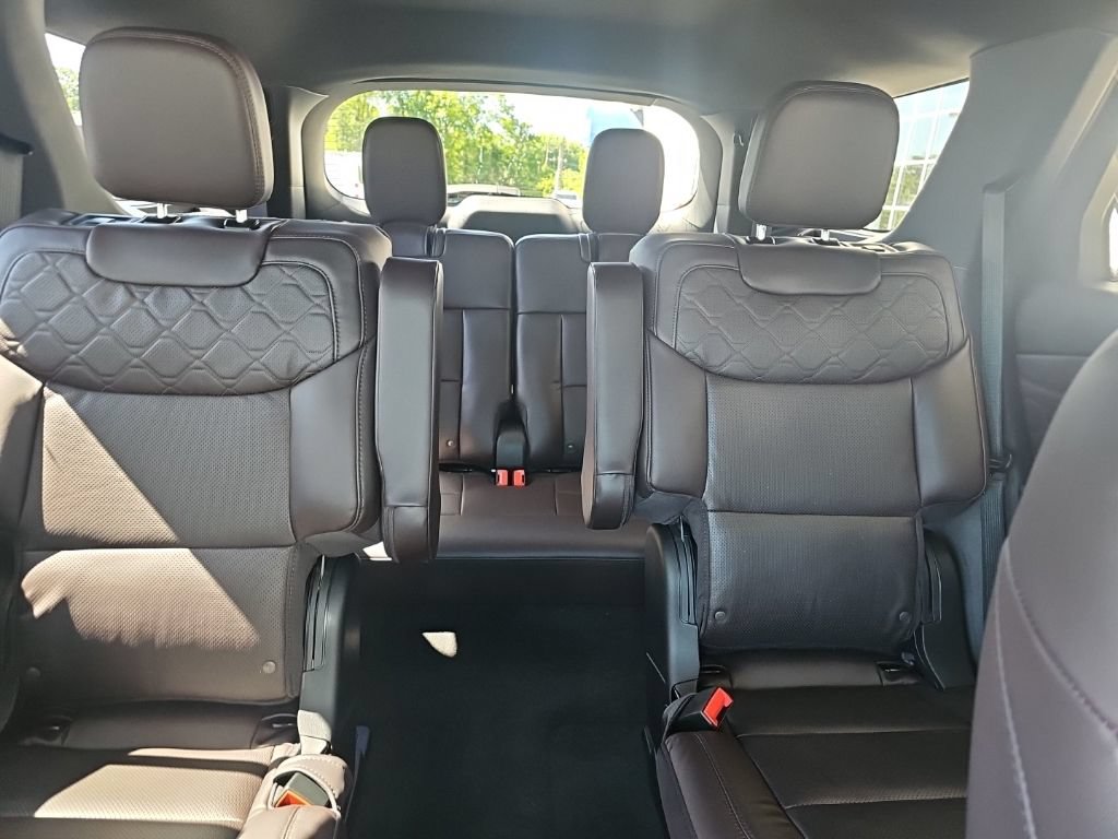 New 2026 Ford Explorer Platinum w/ LUX Leather Package AWD/4WD image 9