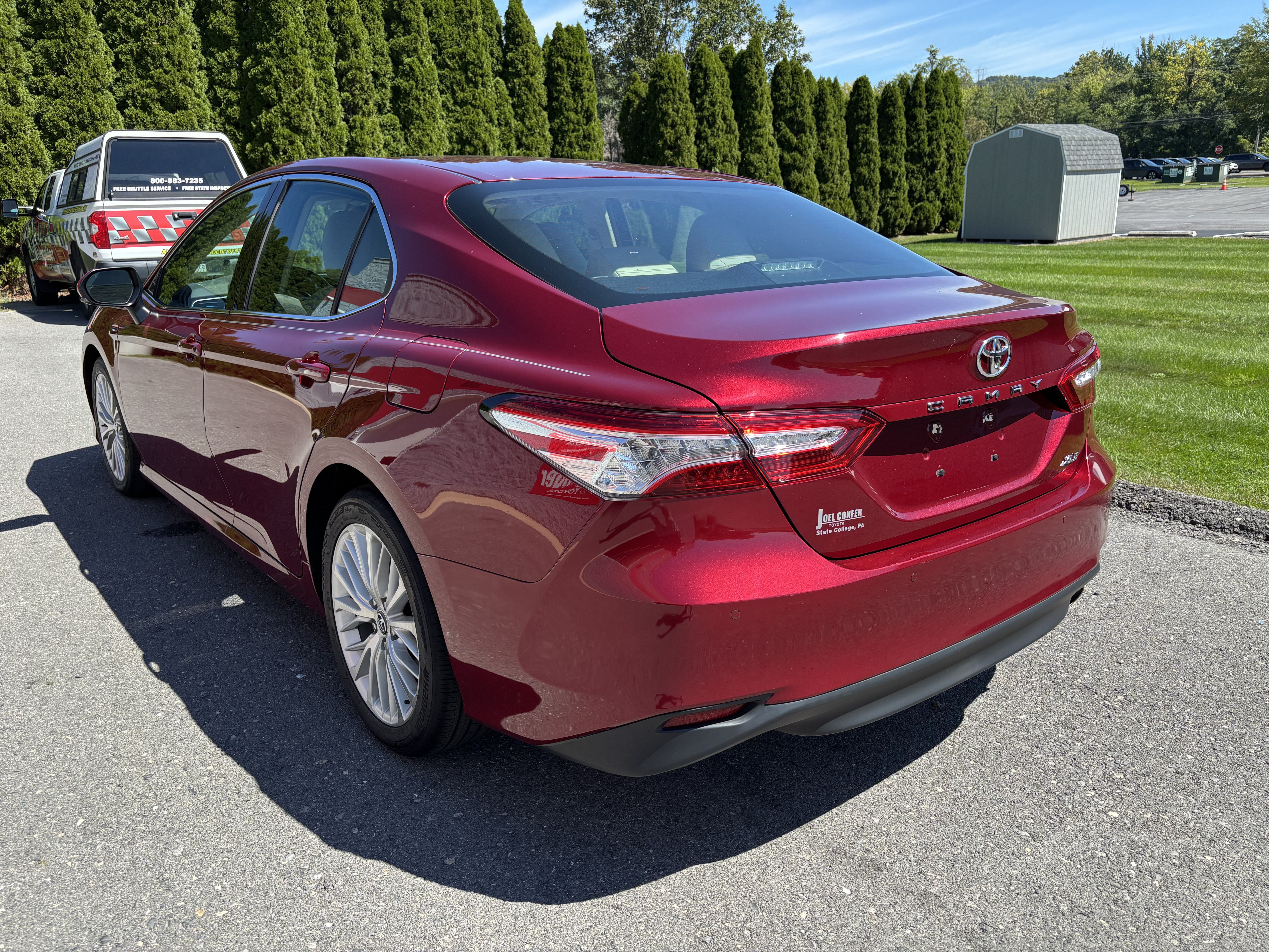 Used 2018 Toyota Camry XLE FWD image 6