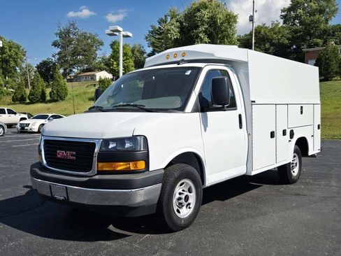 New 2025 GMC Savana 3500 w/ Power Convenience Package RWD image 7