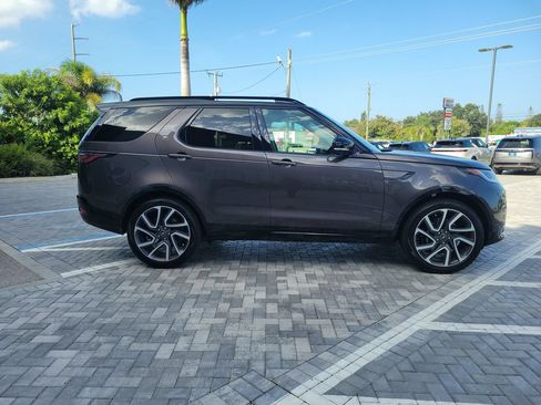 Used 2025 Land Rover Discovery Metropolitan Edition AWD/4WD image 6