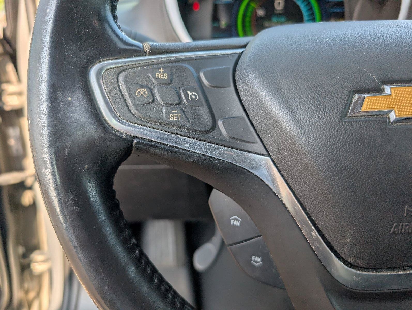 Used 2017 Chevrolet Volt LT FWD image 27