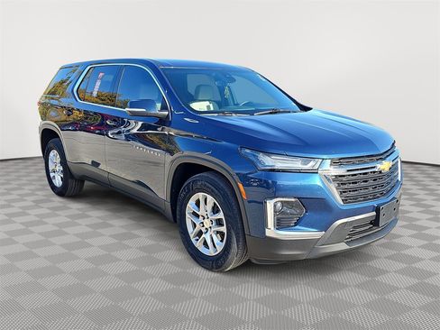 Certified 2023 Chevrolet Traverse LS w/ Safety Package image 3
