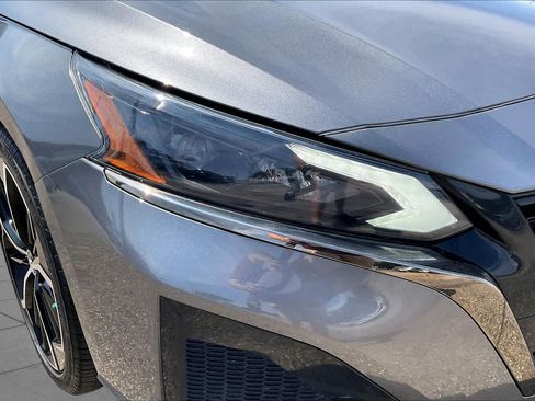 Used 2024 Nissan Altima 2.5 SR FWD image 27