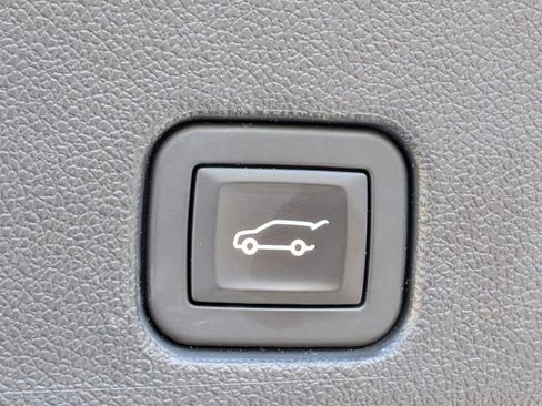 Used 2024 GMC Acadia Denali image 15