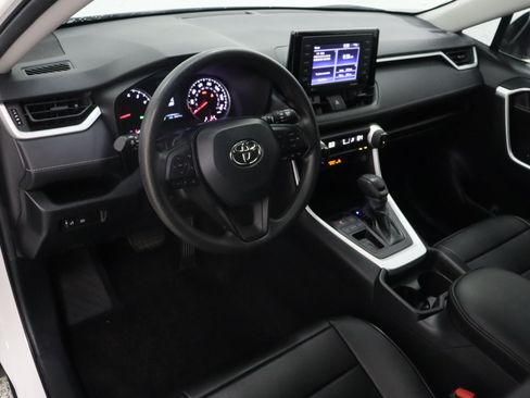 Used 2021 Toyota RAV4 XLE FWD image 13