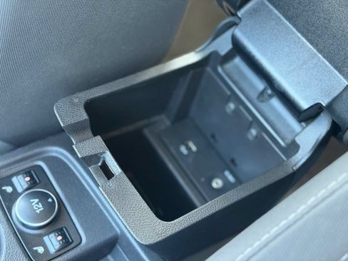 Used 2012 Ford Focus SE FWD image 21