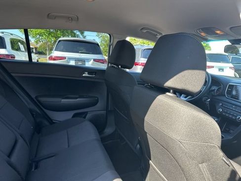 Used 2021 Kia Sportage LX AWD/4WD image 9