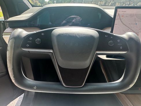 Used 2022 Tesla Model X image 23