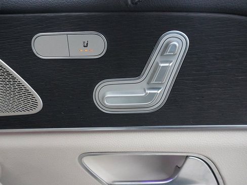 Used 2021 Mercedes-Benz GLS 580 4MATIC w/ Exclusive Trim Package image 35