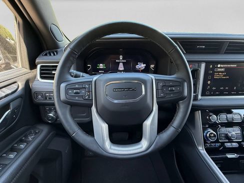 Used 2024 GMC Yukon Denali AWD/4WD image 19