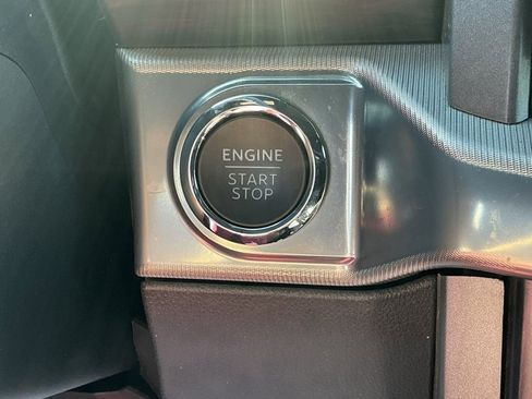 Certified 2025 Ford F150 Lariat w/ FX4 Off-Road Package image 45